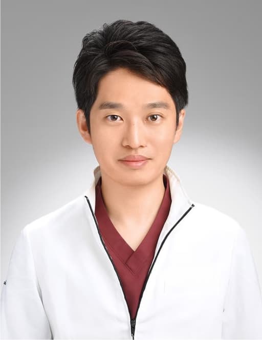 銀座院院長 田中 隆太郎